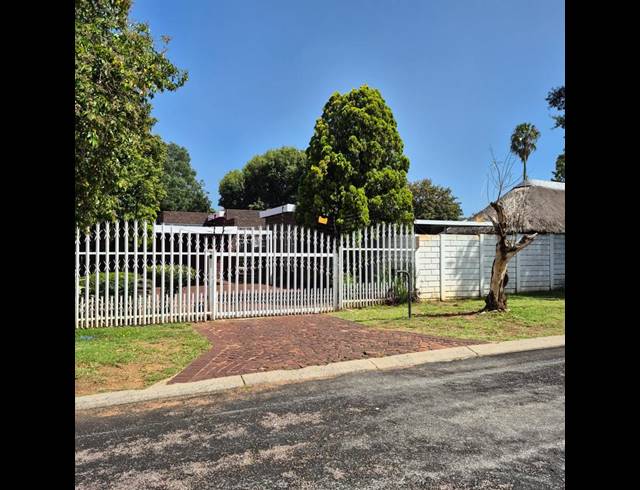3 BEDROOM HOUSE FOR SALE IN SUNWARD PARK